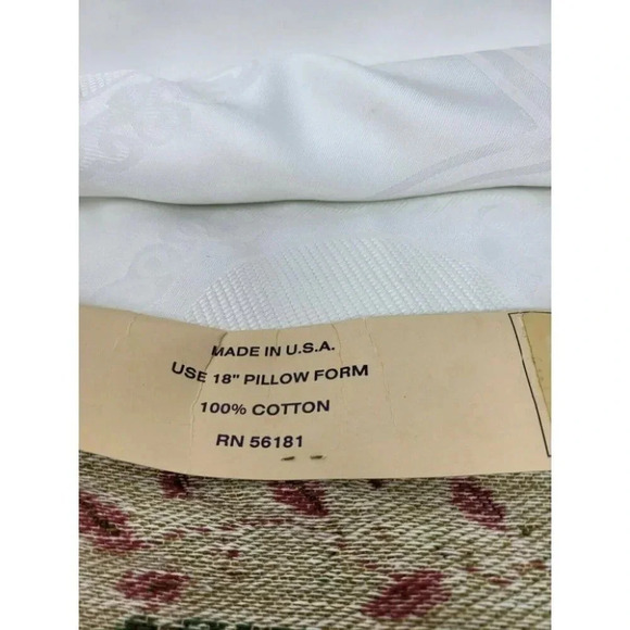 Jacquard Loomed Tapestry "Home For Christmas" Pillows Framing Wall 18" x 16" - Picture 9 of 12